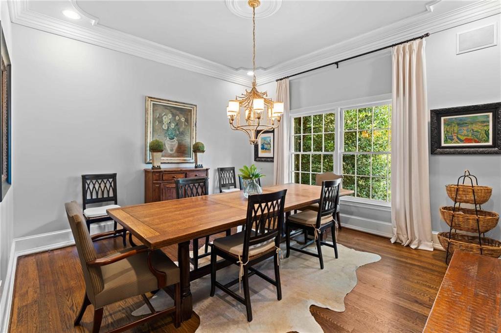 937 Buckingham Circle NW