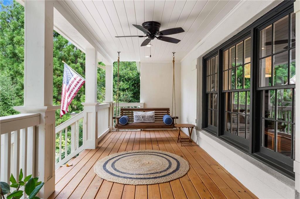 937 Buckingham Circle NW