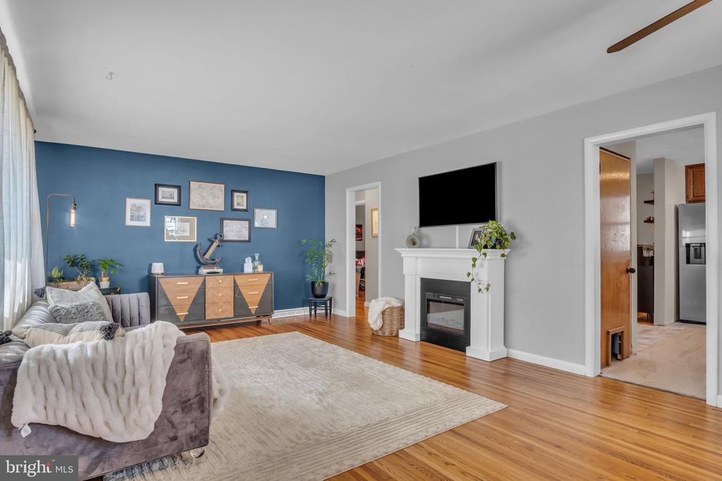 1910 Letchworth Dr