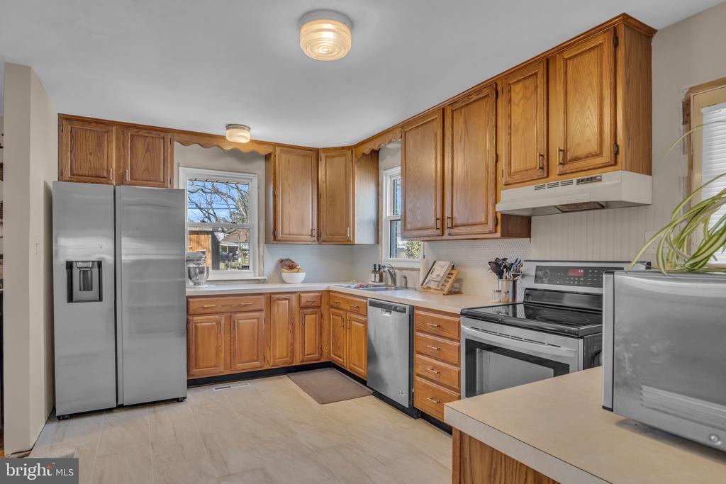 1910 Letchworth Dr