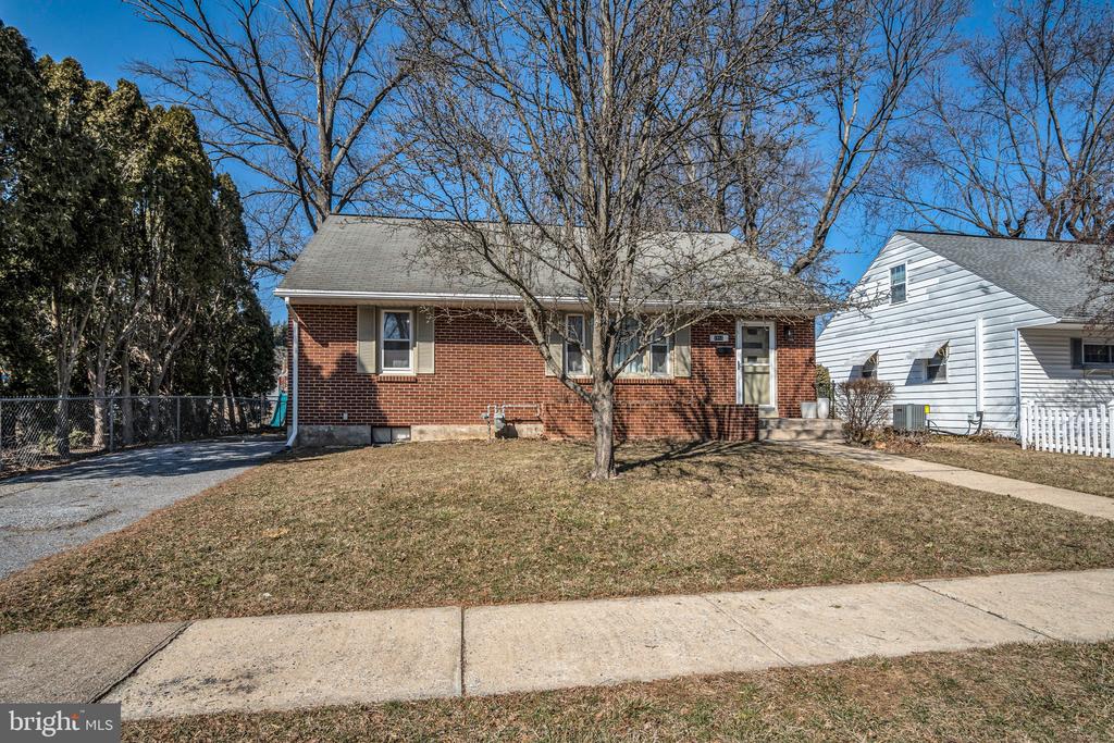 1910 Letchworth Dr