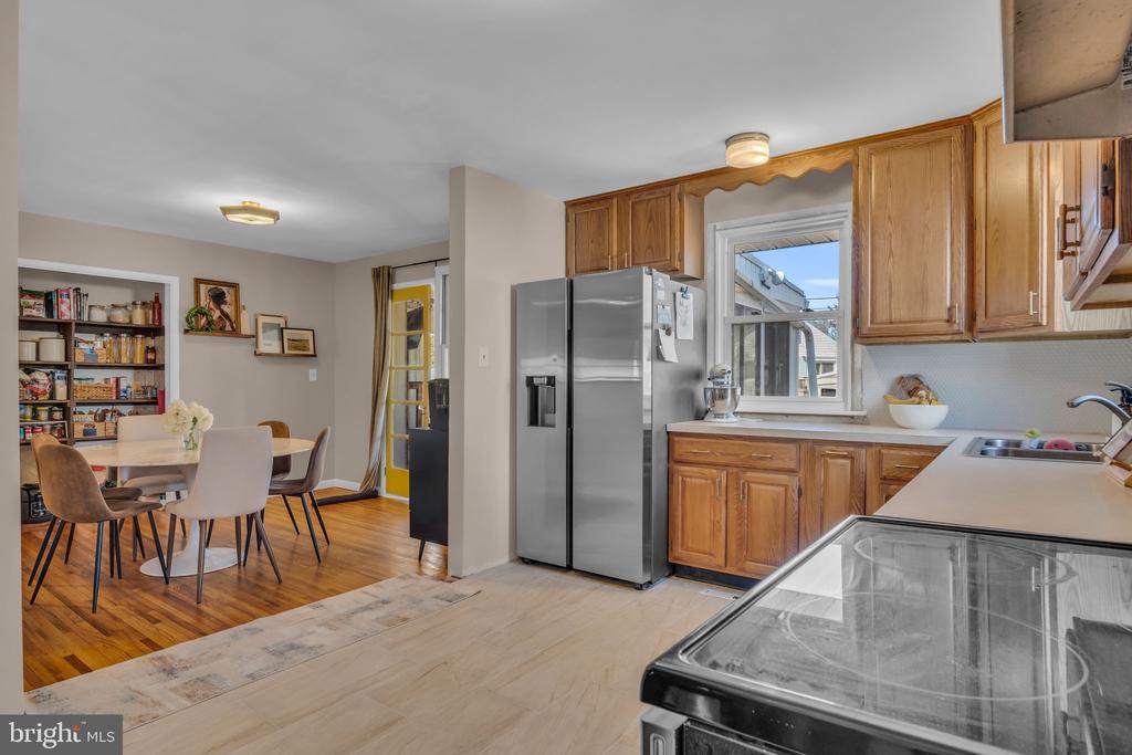 1910 Letchworth Dr