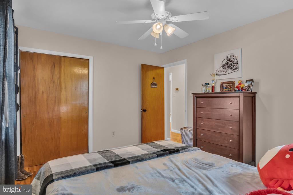 1910 Letchworth Dr