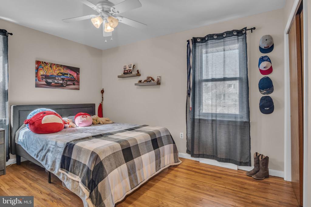 1910 Letchworth Dr
