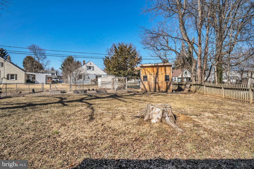 1910 Letchworth Dr