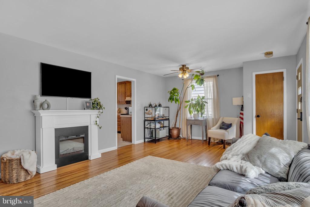 1910 Letchworth Dr