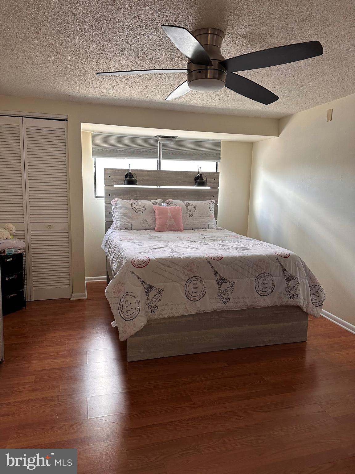 1071 Lancaster Blvd #15