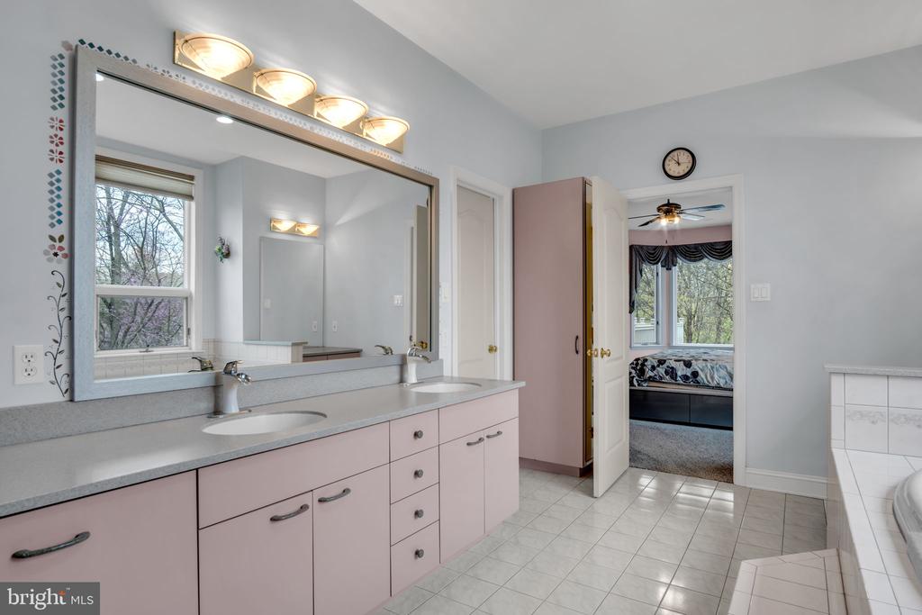 2004 MOUNTAIN PINE DRIVE