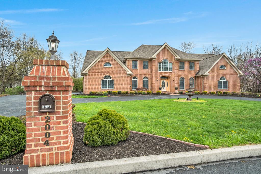 2004 MOUNTAIN PINE DRIVE