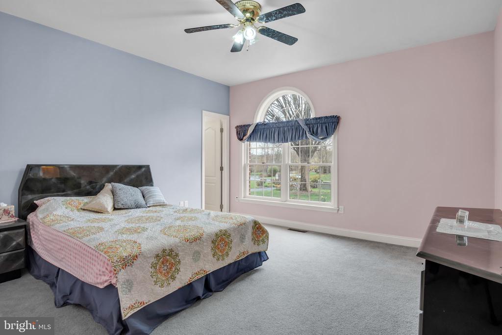 2004 MOUNTAIN PINE DRIVE
