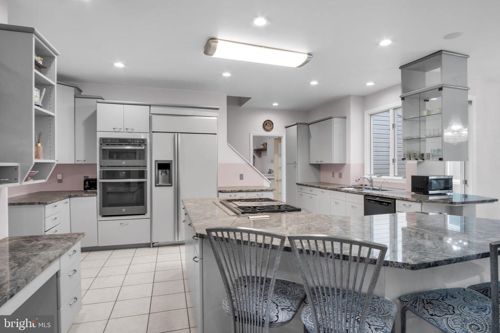 2004 MOUNTAIN PINE DRIVE