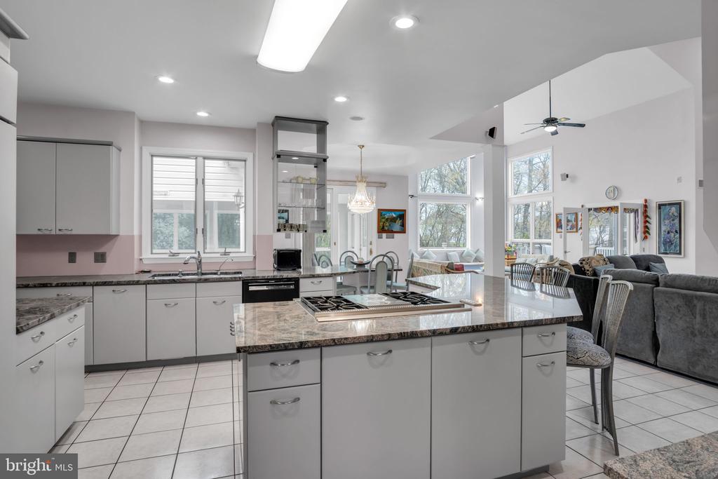 2004 MOUNTAIN PINE DRIVE