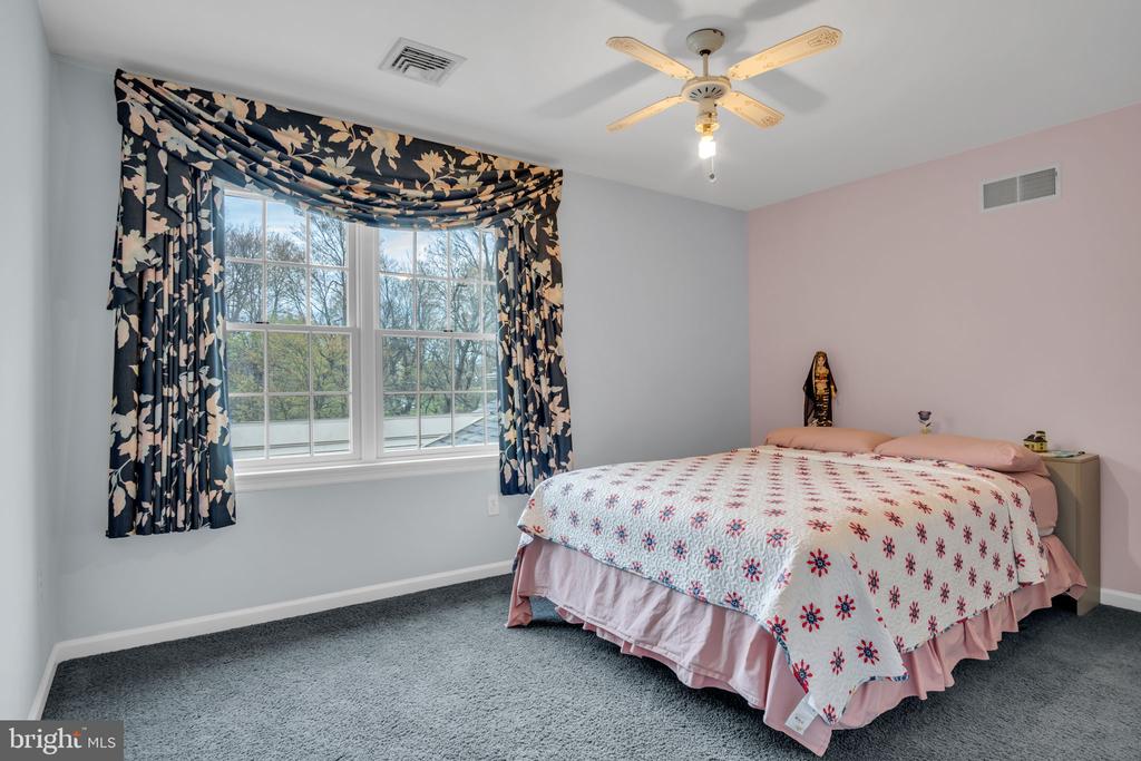 2004 MOUNTAIN PINE DRIVE