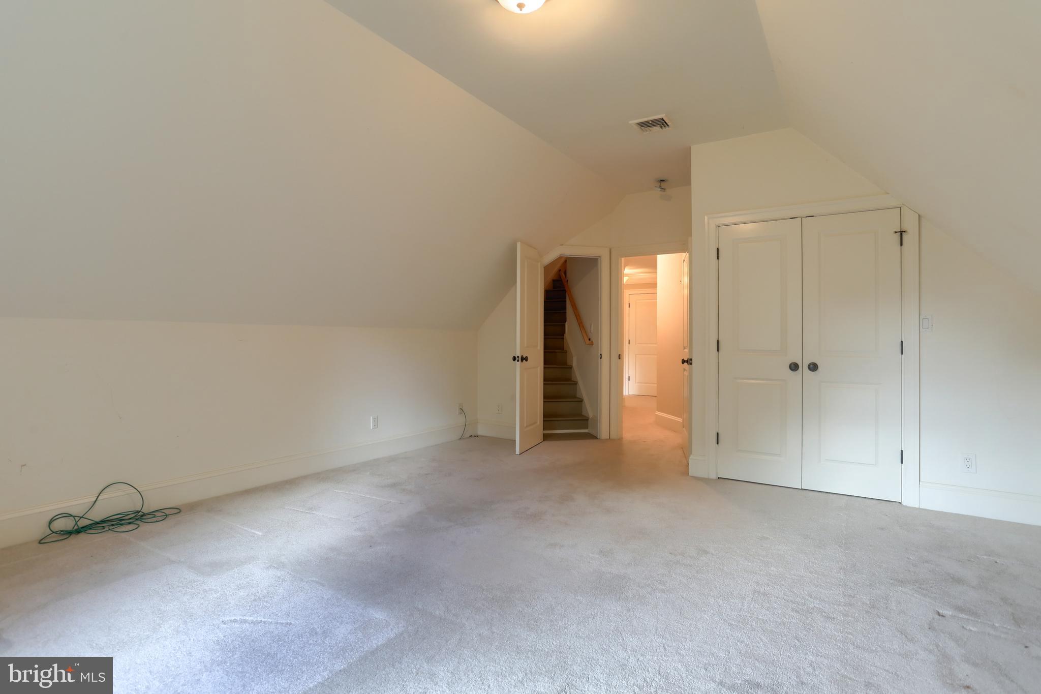 5102 Mountain Ridge Ln