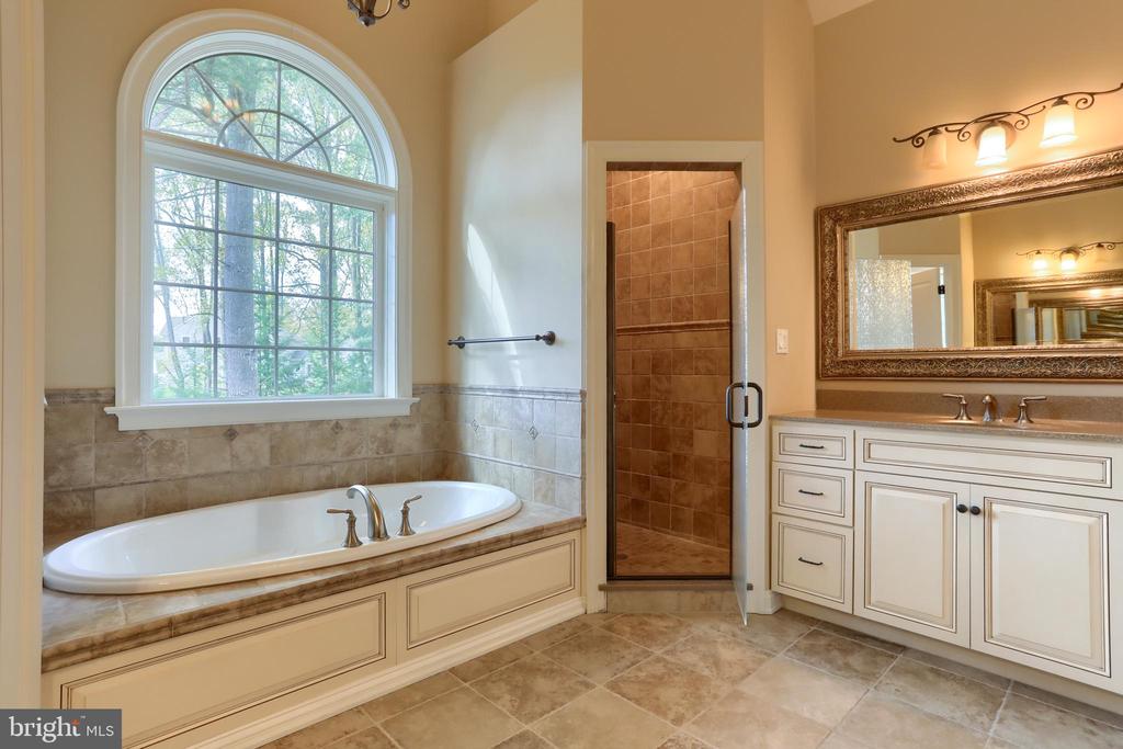 5102 Mountain Ridge Ln