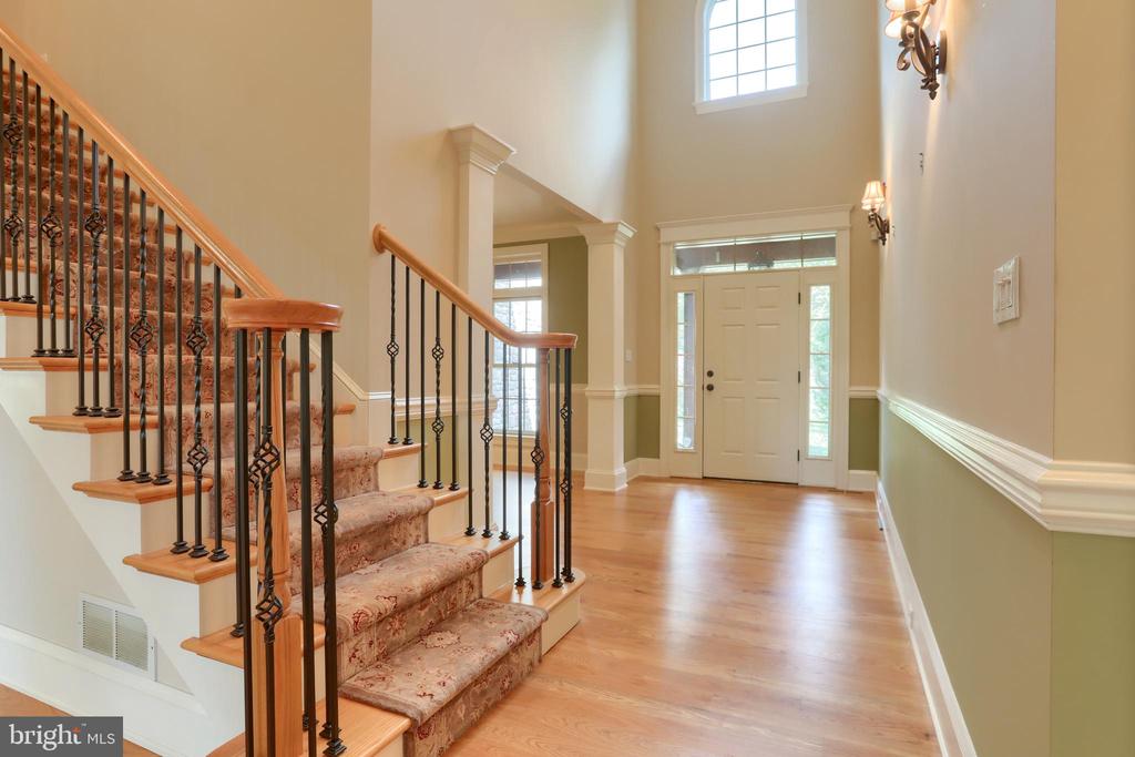 5102 Mountain Ridge Ln