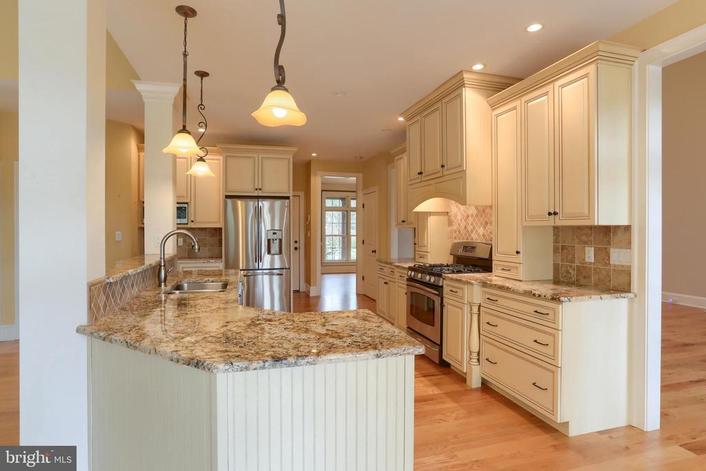 5102 Mountain Ridge Ln