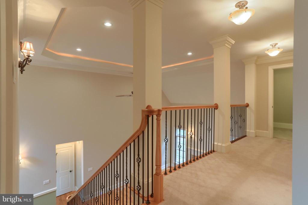 5102 Mountain Ridge Ln