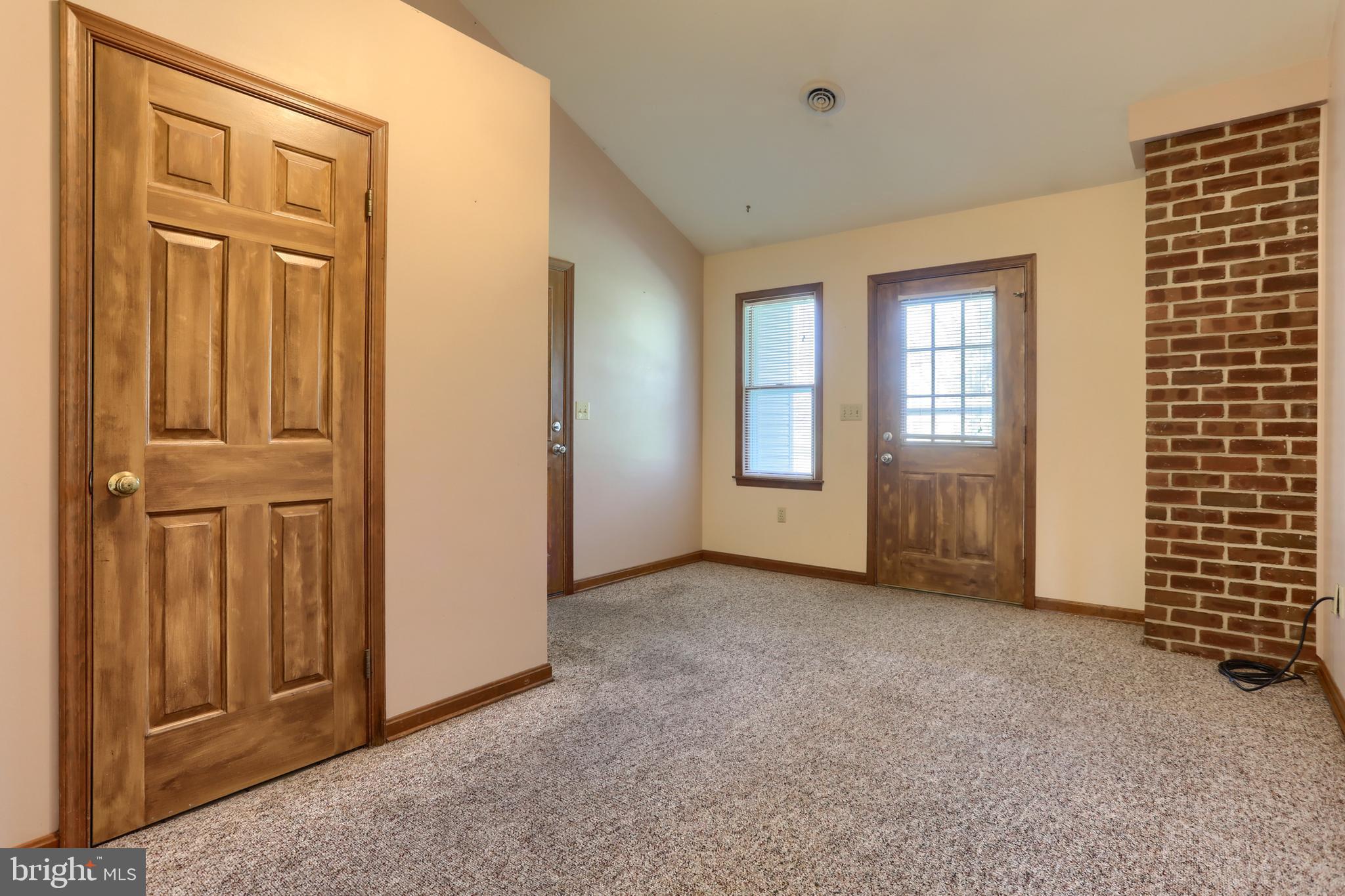 3606 Roundtop Rd