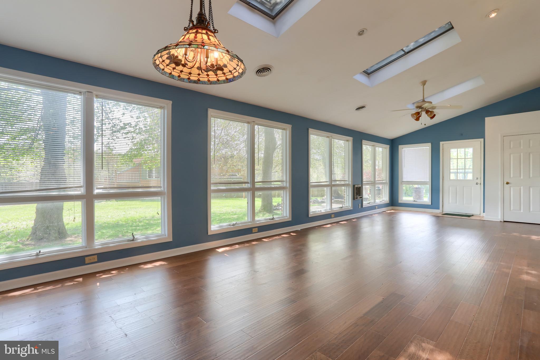 3606 Roundtop Rd