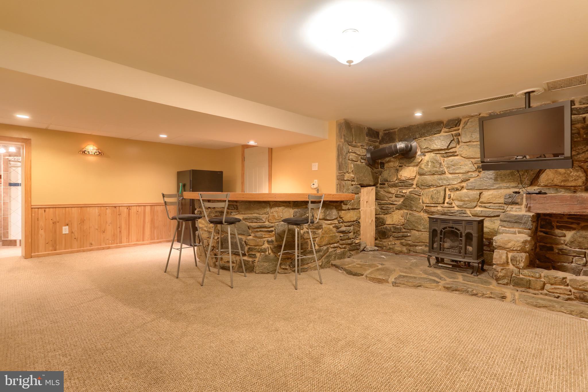 3606 Roundtop Rd