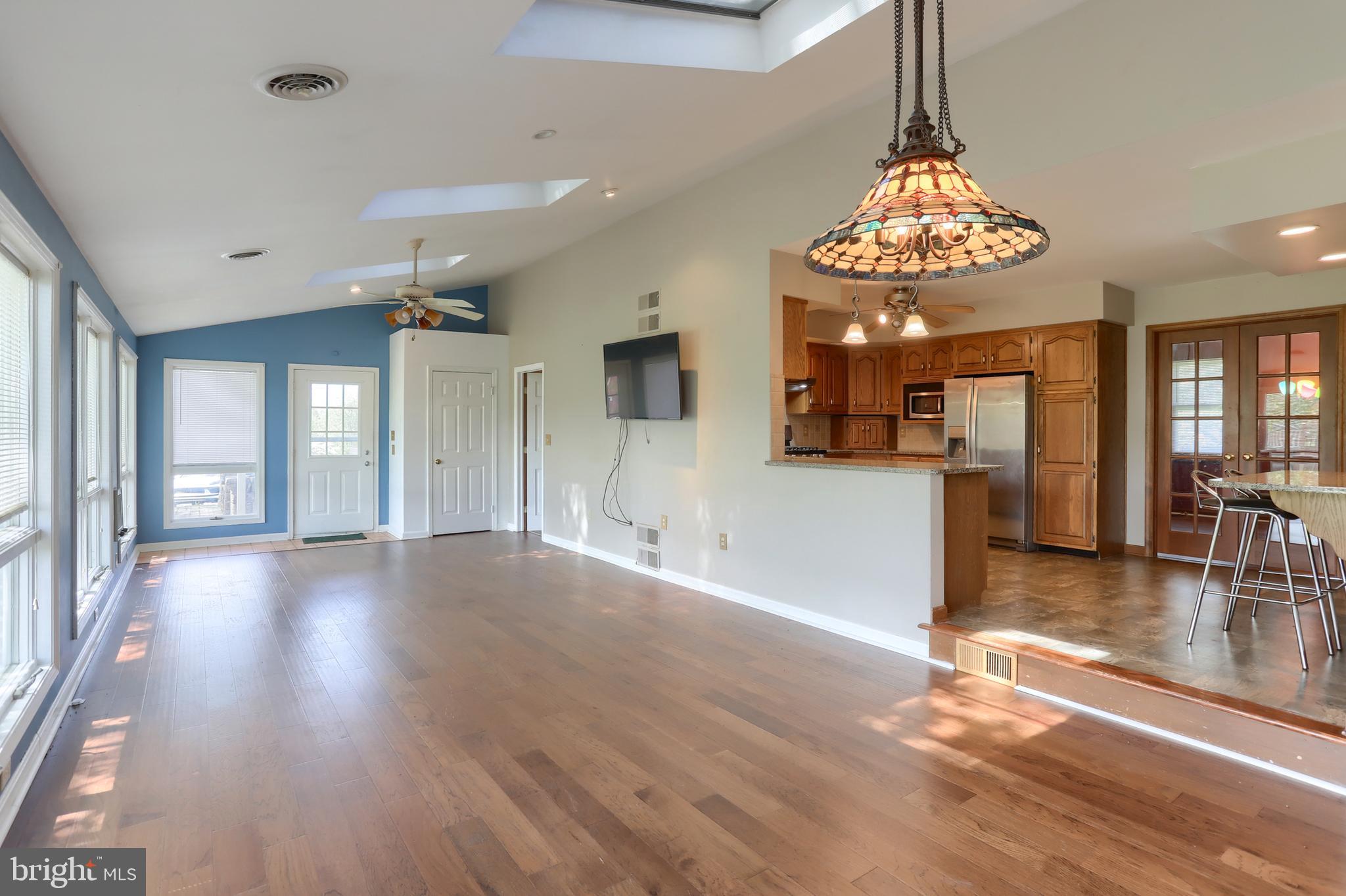3606 Roundtop Rd
