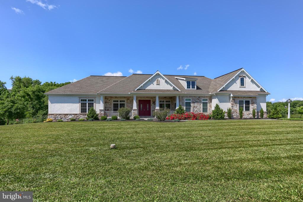125 Willow Creek Ln