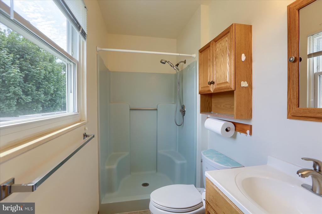 102 Fairview Dr