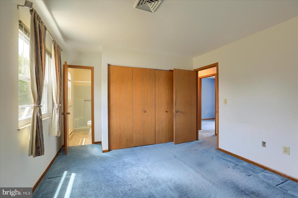102 Fairview Dr
