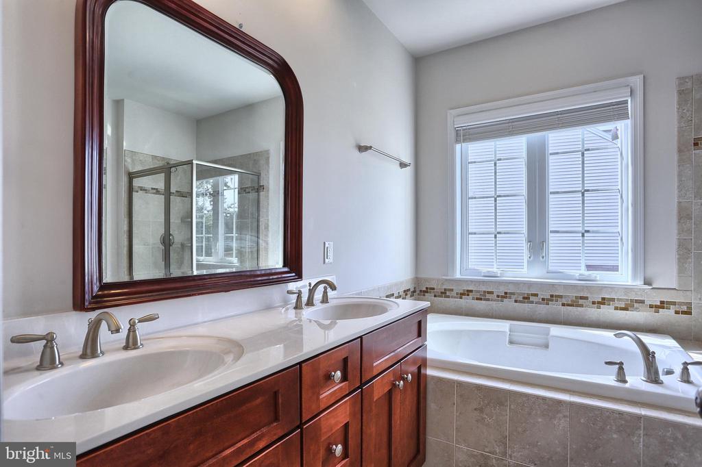 2170 FLINTLOCK DR