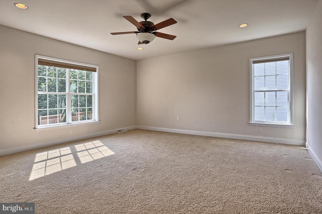2170 FLINTLOCK DR