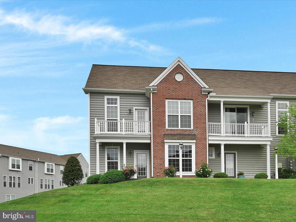 615 DARBY CT