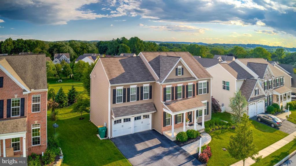 978 POWDER HORN DR