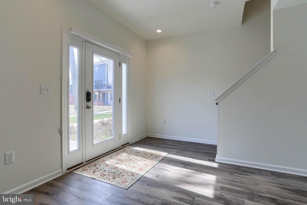 129 HIGH POINTE DR #33