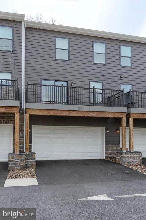 129 HIGH POINTE DR #33