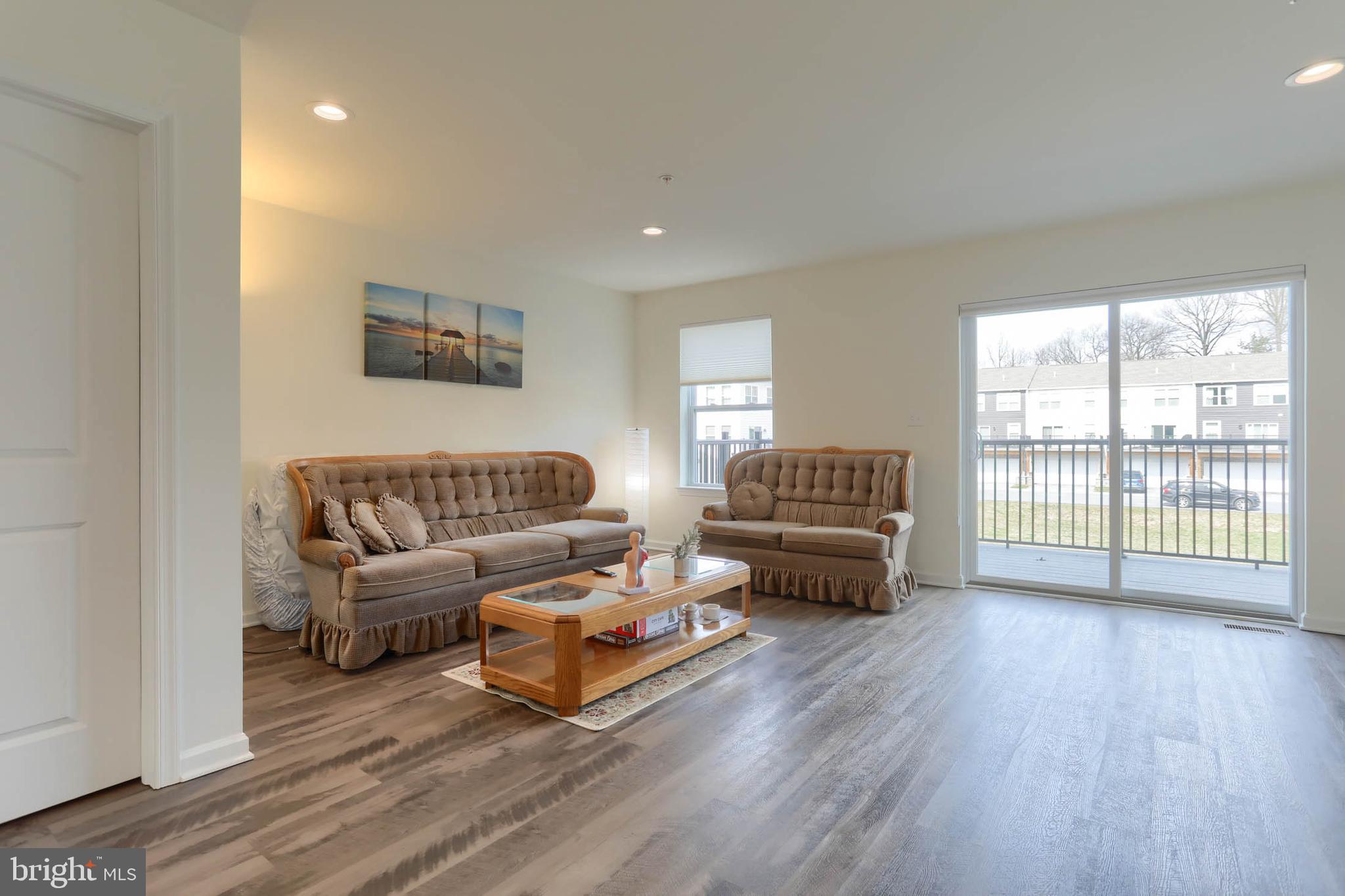 129 HIGH POINTE DR #33