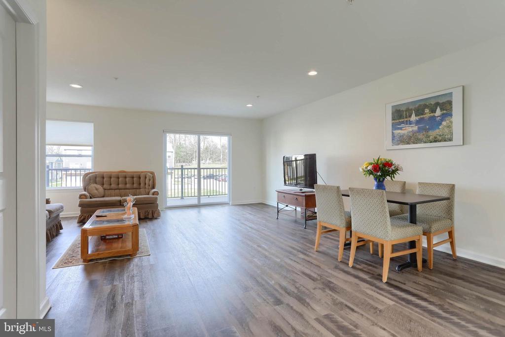 129 HIGH POINTE DR #33