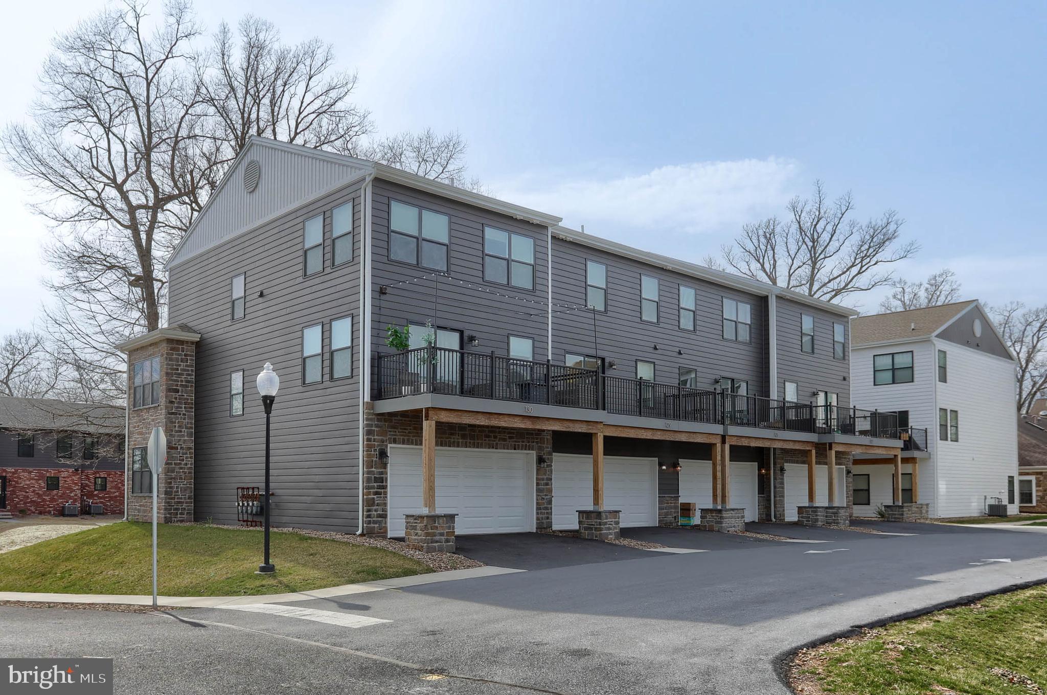 129 HIGH POINTE DR #33