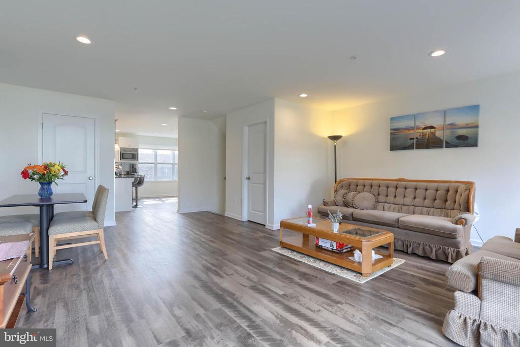 129 HIGH POINTE DR #33