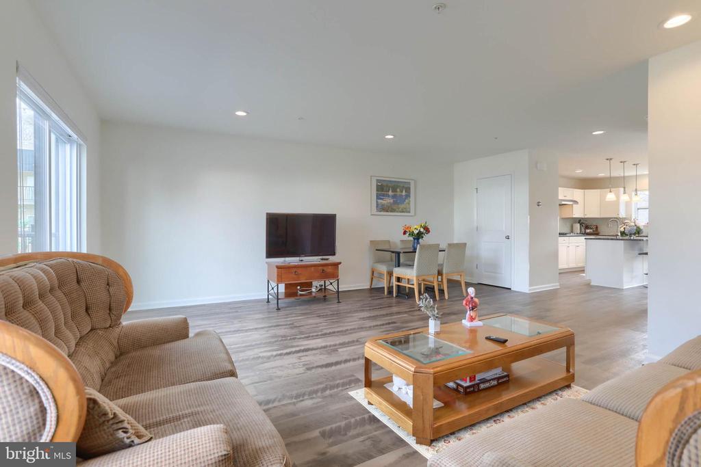 129 HIGH POINTE DR #33