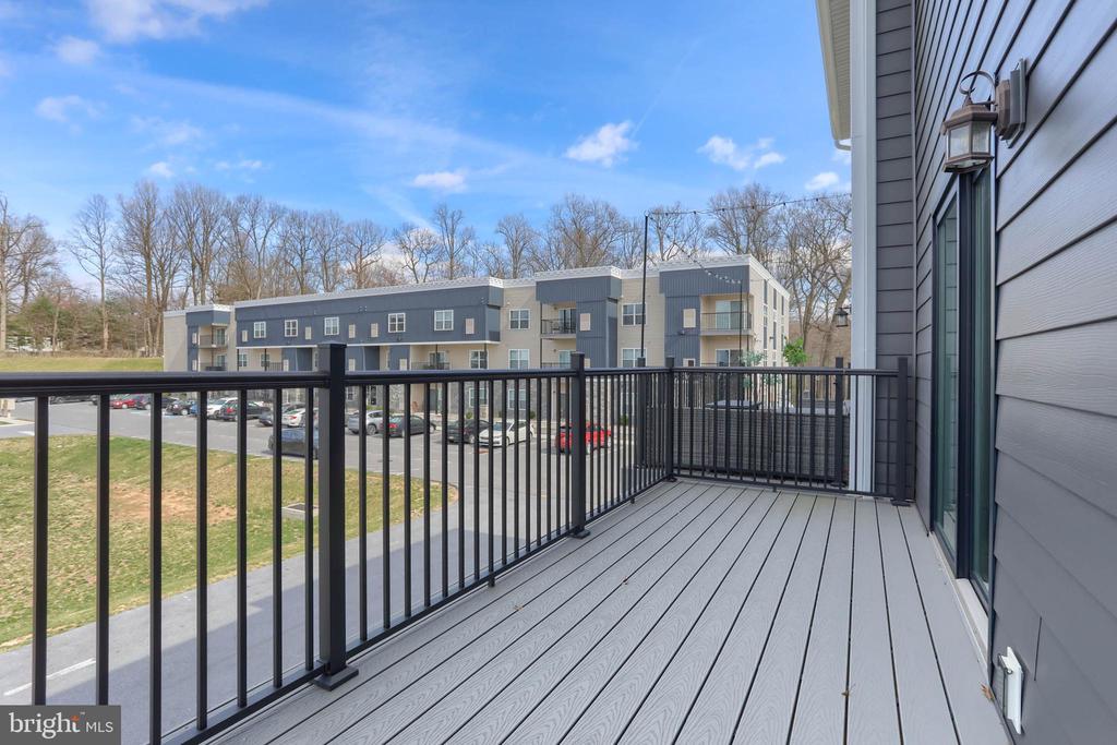 129 HIGH POINTE DR #33