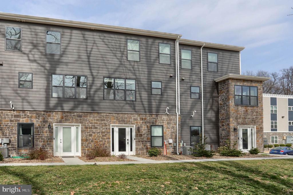 129 HIGH POINTE DR #33