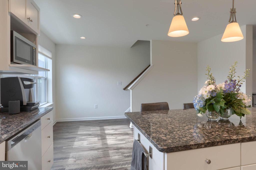 129 HIGH POINTE DR #33