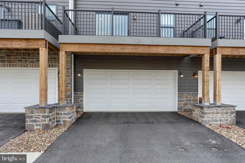 129 HIGH POINTE DR #33