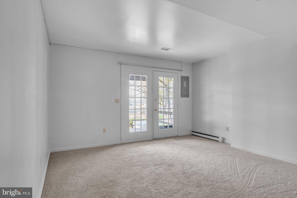 451 Lovell Ct