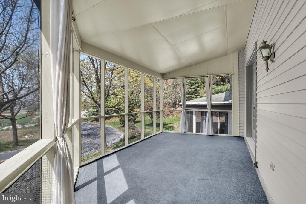451 Lovell Ct