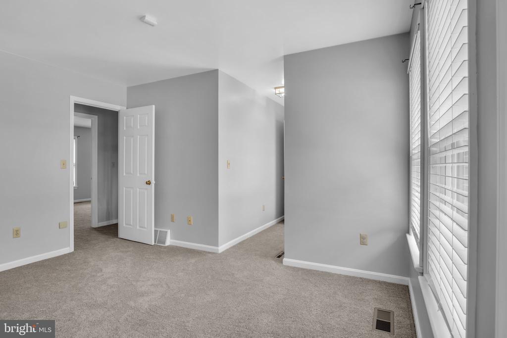 451 Lovell Ct