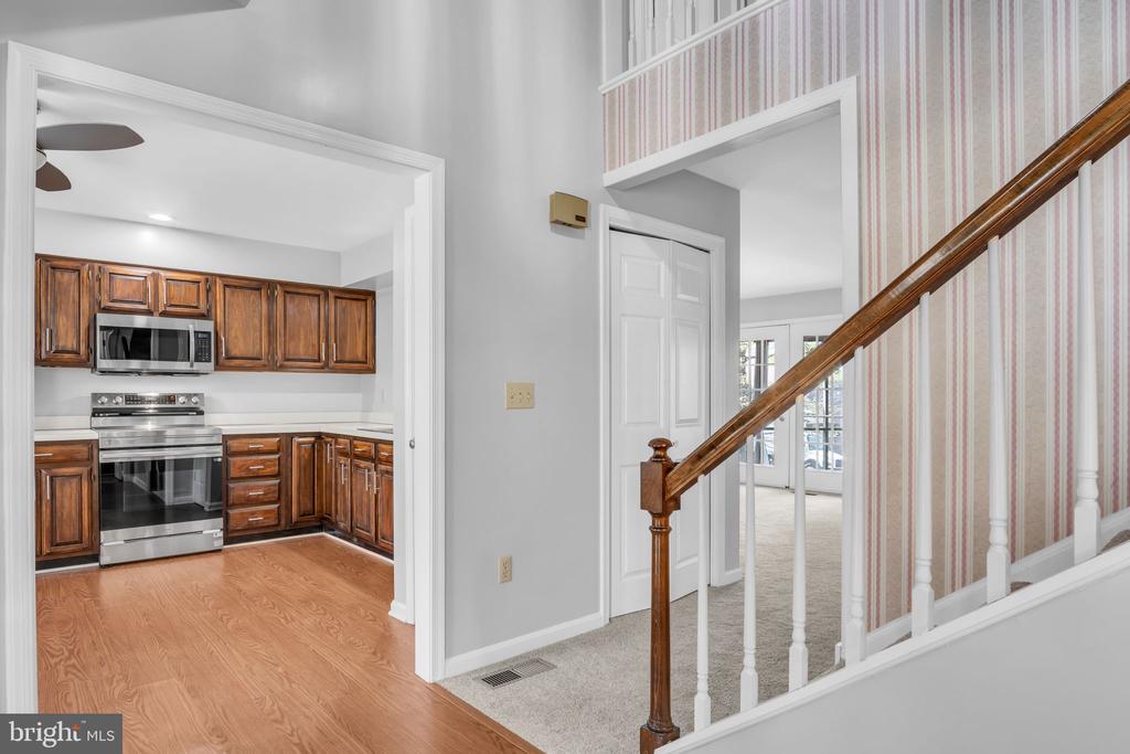 451 Lovell Ct