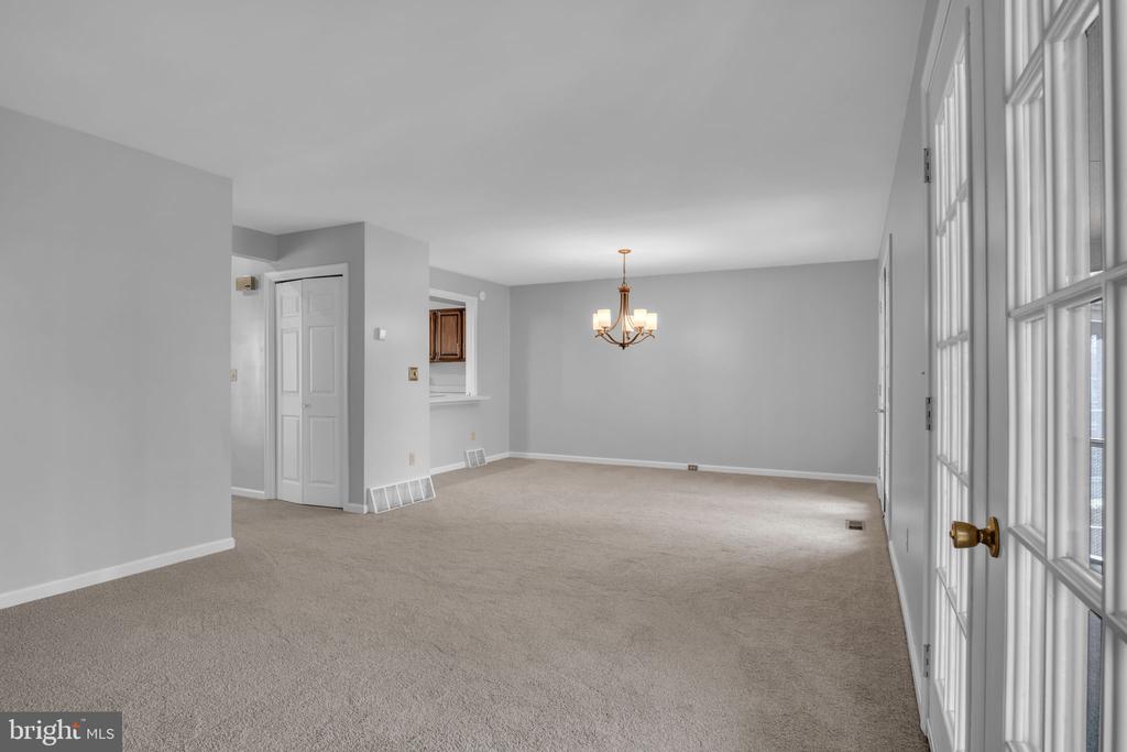 451 Lovell Ct
