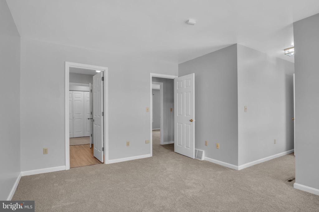 451 Lovell Ct